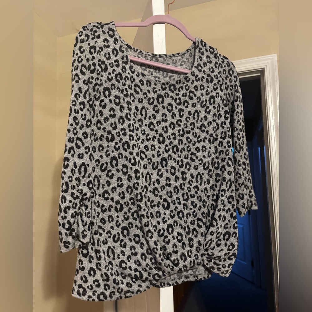 New York & Company Black and Gray Leopard Blouse